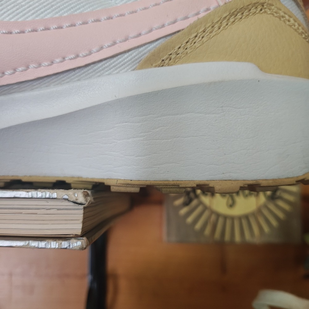 Nike Waffle Debut Outsole-White/ Beige/ Pink Sneaker DV0764-100 Women's Size 9.5 - Picture 3 of 10